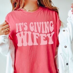 It's Giving Wifey T-Shirt